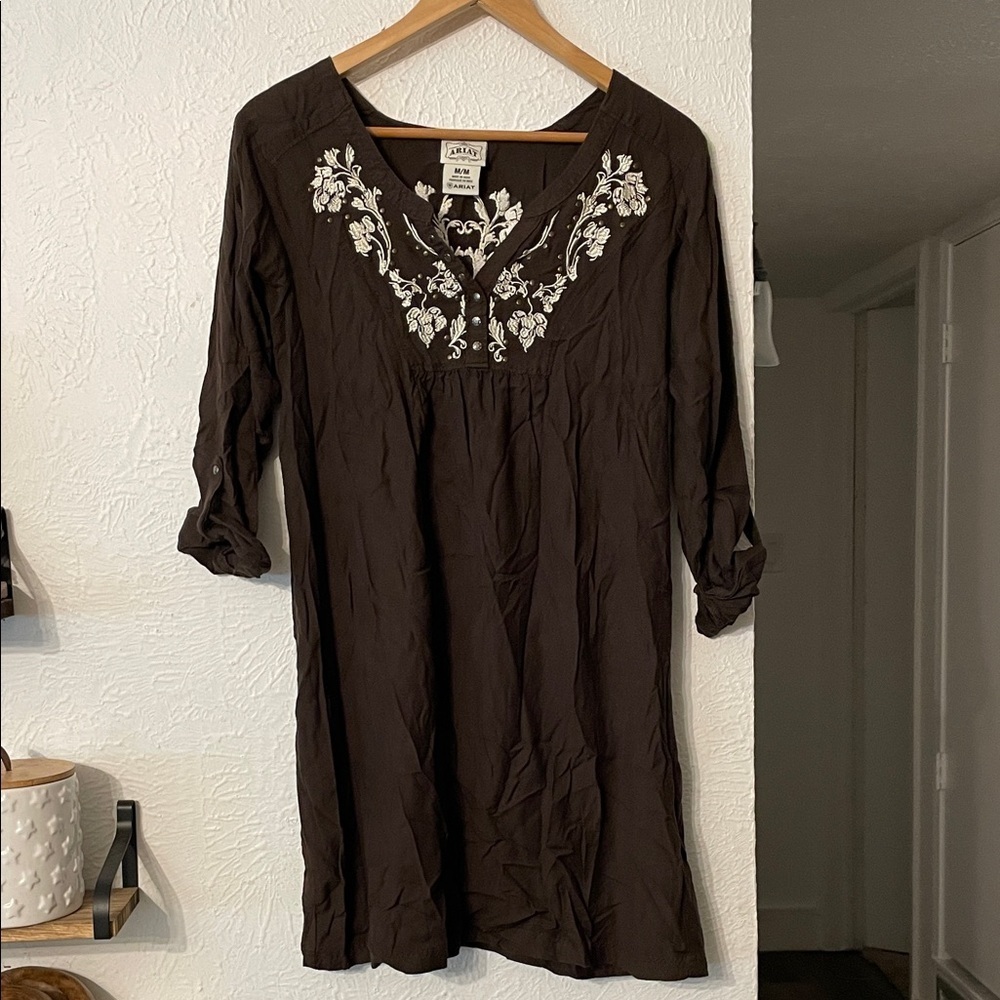 Ariat Chocolate Blouse with Cream Embroidery Size Medium